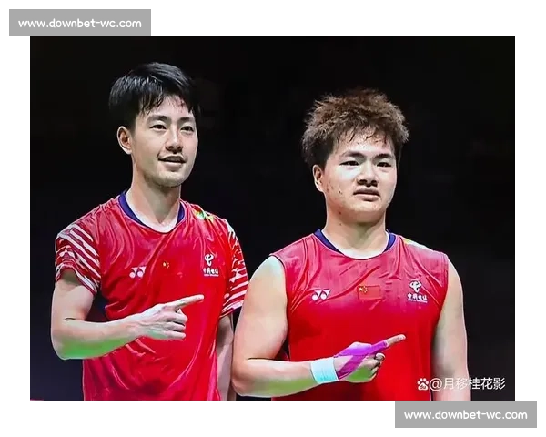 巅峰对决后的温情!羽毛球颁奖典礼,对手也送上祝福! 巅峰对决后的温情!羽毛球颁奖典礼,对手也送上祝福!